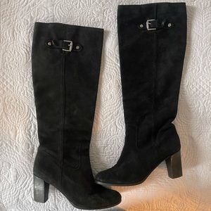 Get the look! Michael Kors chic black suede heeled boots in mint condition!!